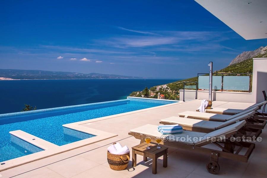 Luxusvilla mit Meerblick