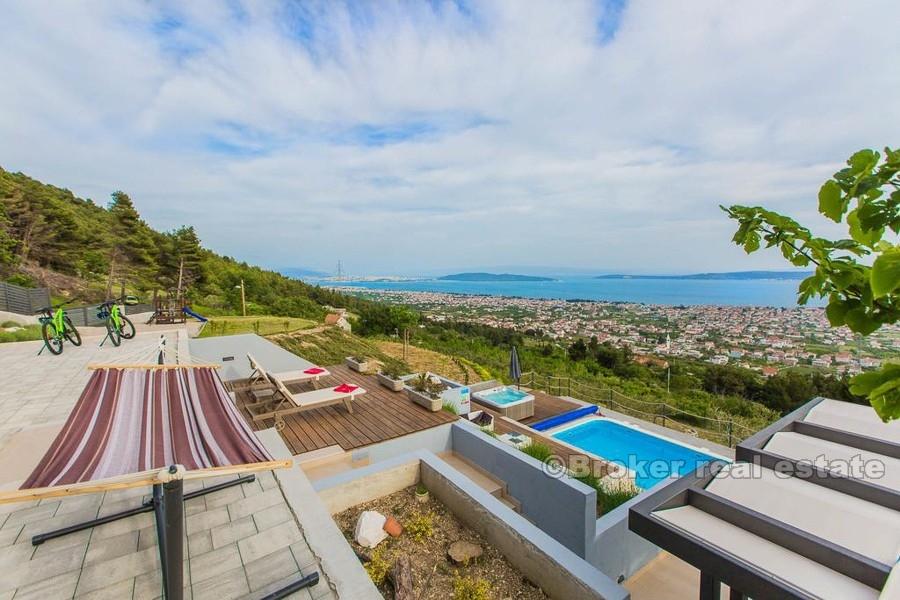 Moderne nybygd villa, til salgs