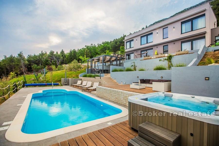 Moderne nybygd villa, til salgs