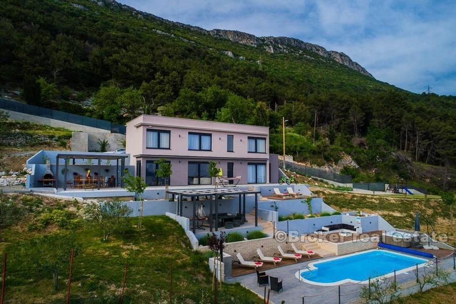 Moderne nybygd villa, til salgs