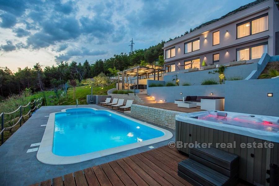 Moderne nybygd villa, til salgs