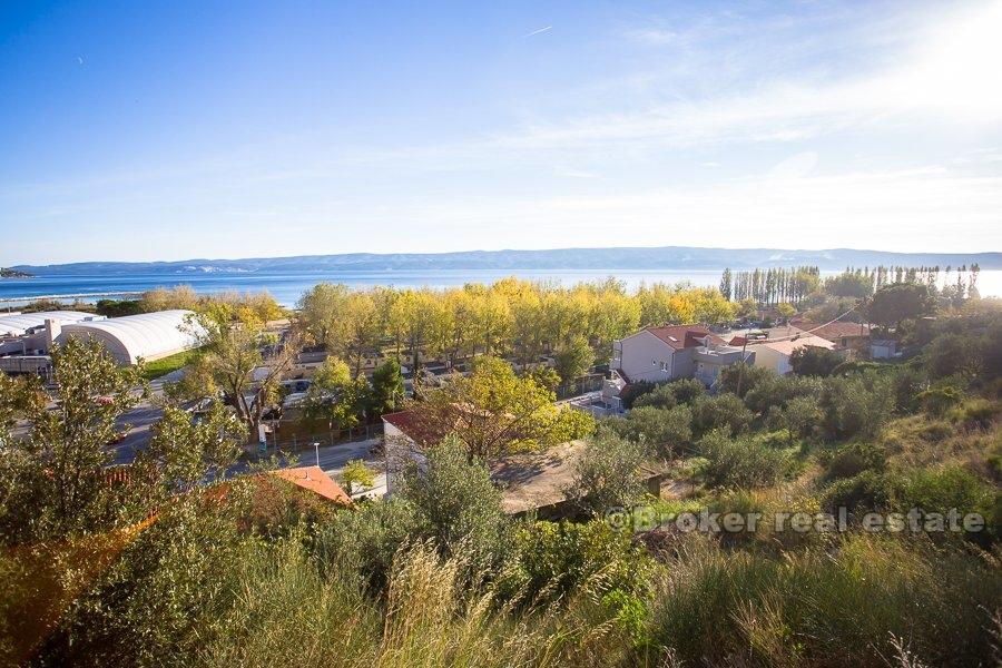 Terreno edificabile con vista mare, in vendita