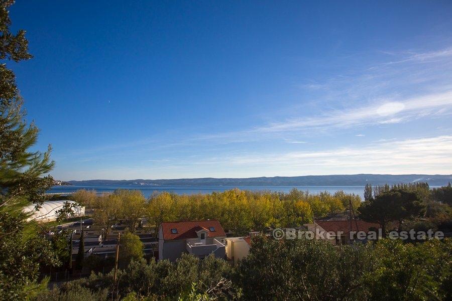 Terreno edificabile con vista mare, in vendita