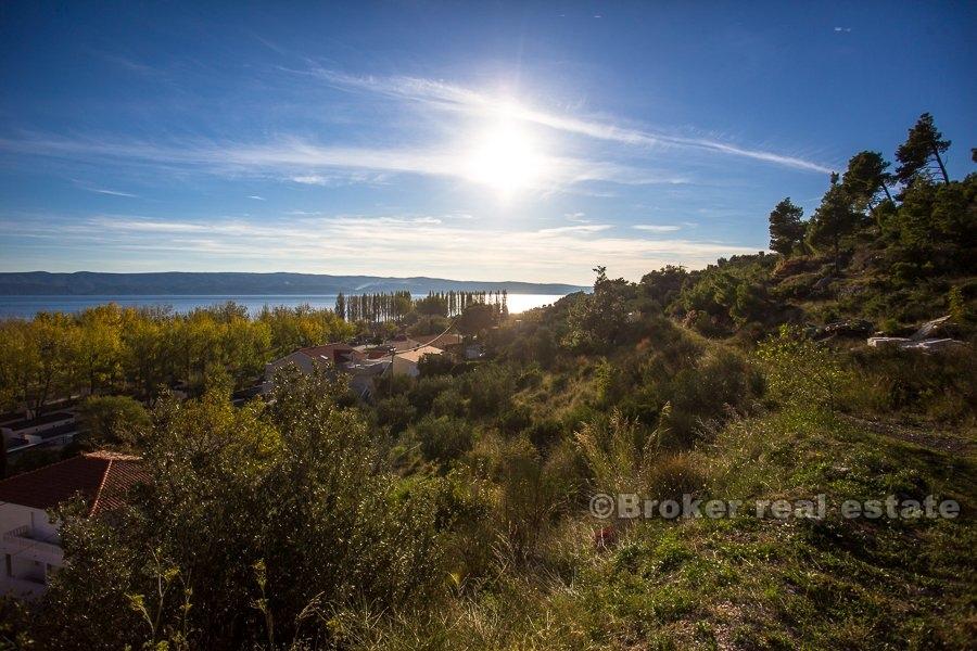 Terreno edificabile con vista mare, in vendita