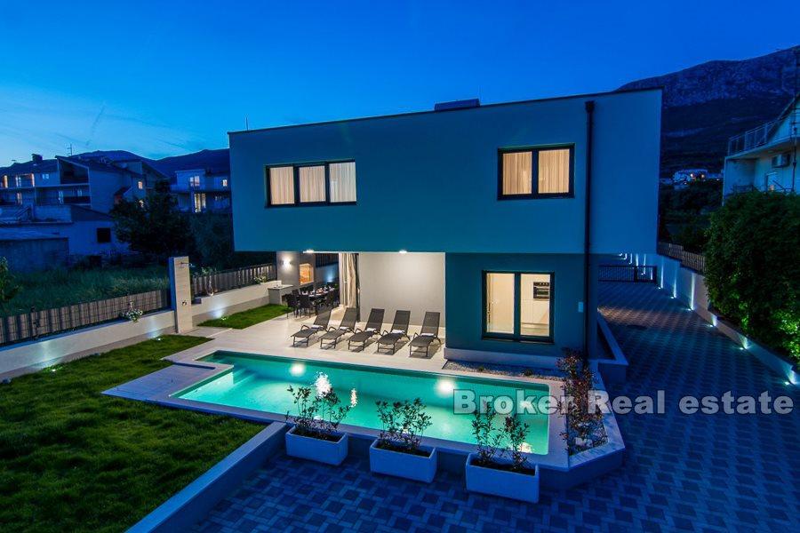 Complexe de deux villas de luxe avec piscine