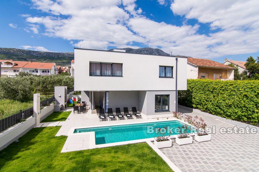 Complexe de deux villas de luxe avec piscine