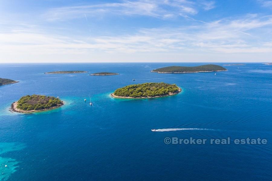 Terreno edificabile terreno con una splendida vista sul mare, per la vendita