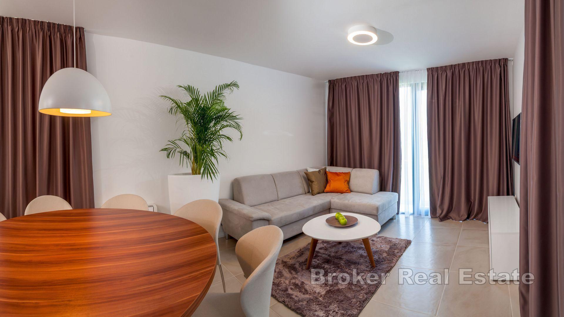 Moderní vila, druhá řada od moře