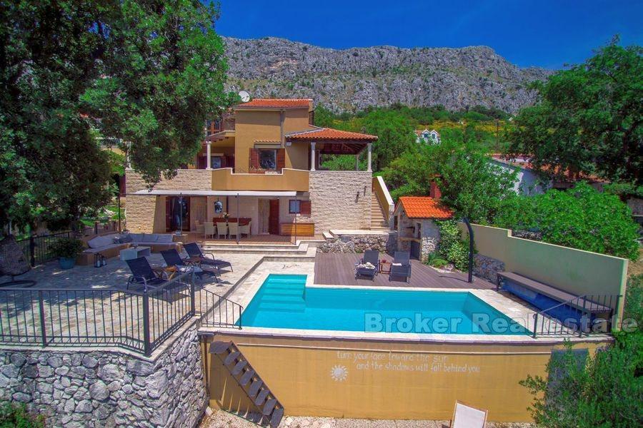 Fantastisk villa med panoramautsikt, til salgs