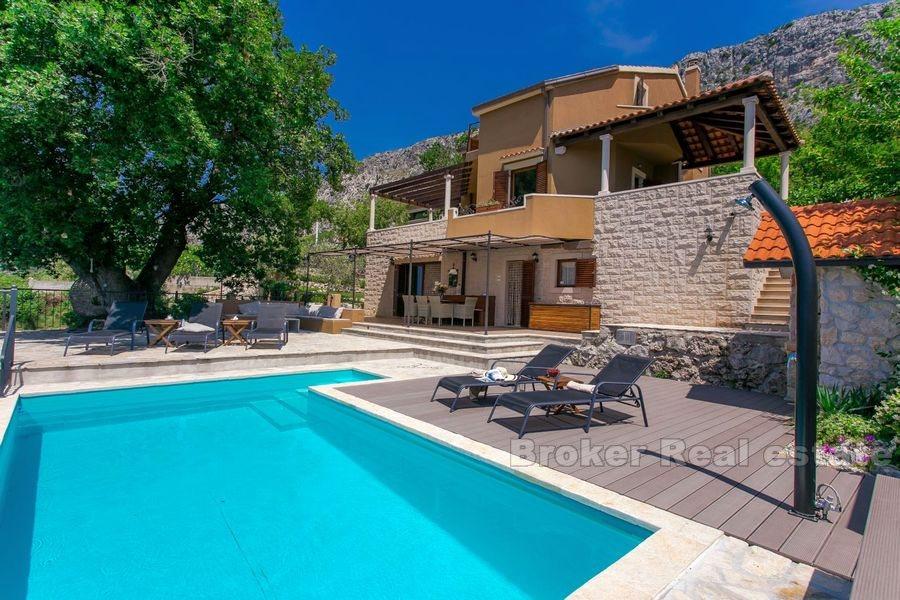 Fantastisk villa med panoramautsikt, til salgs