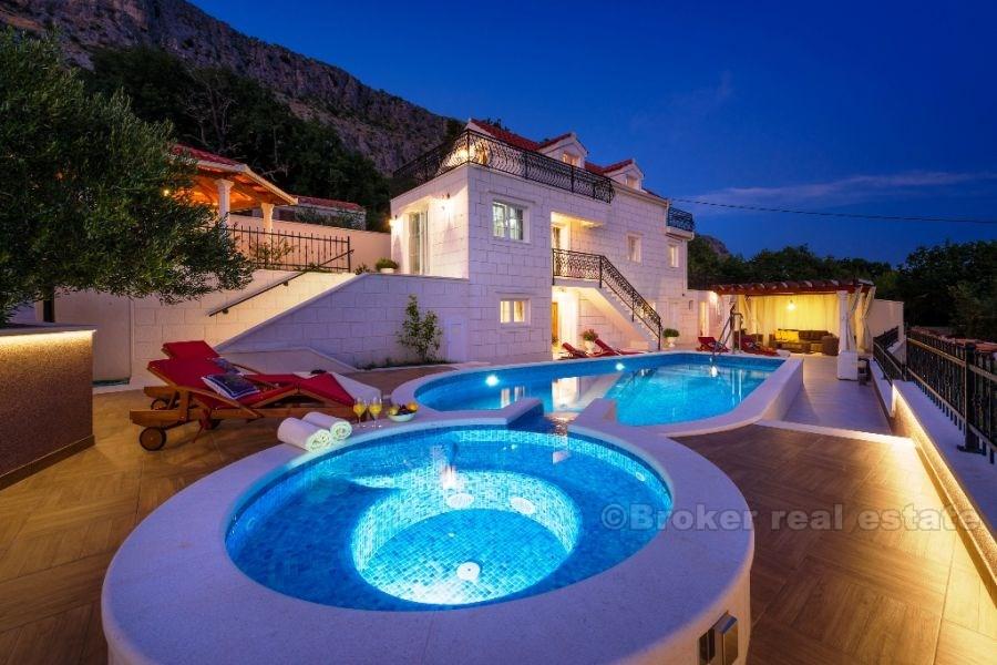 Fantastisk villa med panoramautsikt, til salgs