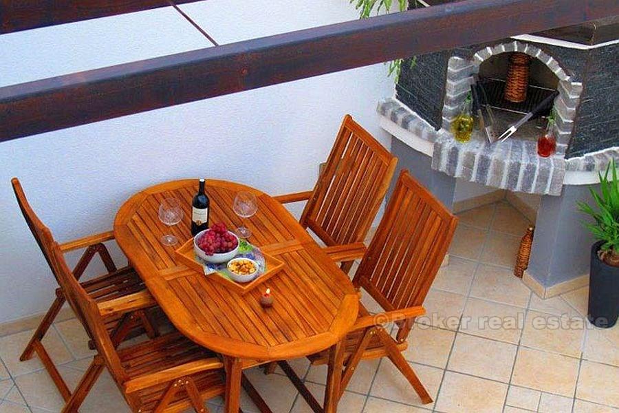 Dům / Vila / Apartmán, moderně zařízený bazénem, k prodeji