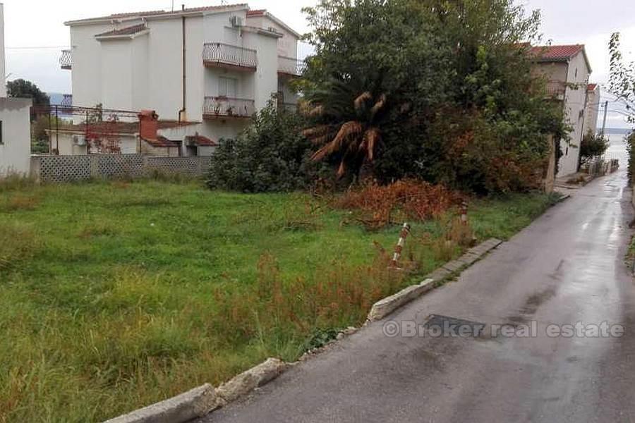 Terrain à bâtir à usage mixte, à vendre