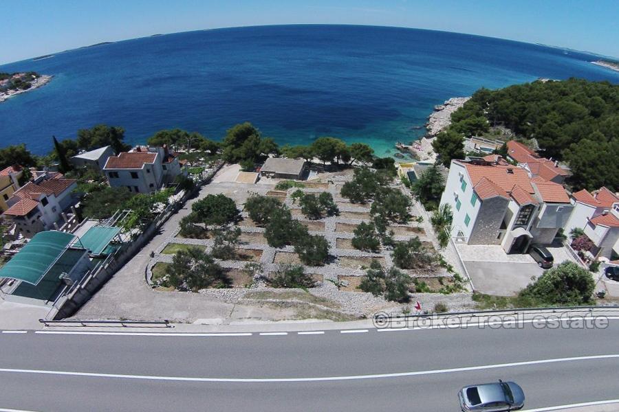 Terrain unique à côté de la mer, à vendre