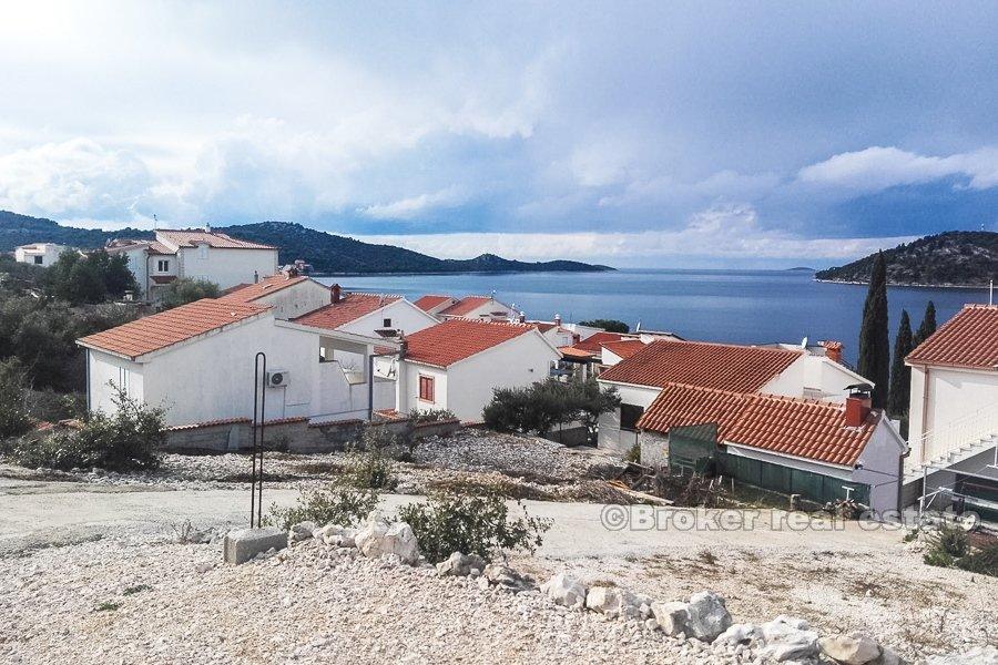 Terreno edificabile vicino al mare, in vendita