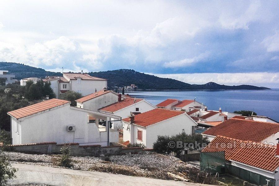 Terreno edificabile vicino al mare, in vendita