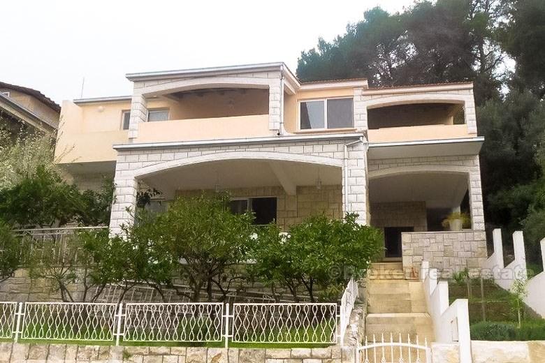 Hus / Villa på øya Korcula første rad til sjøen, for salg