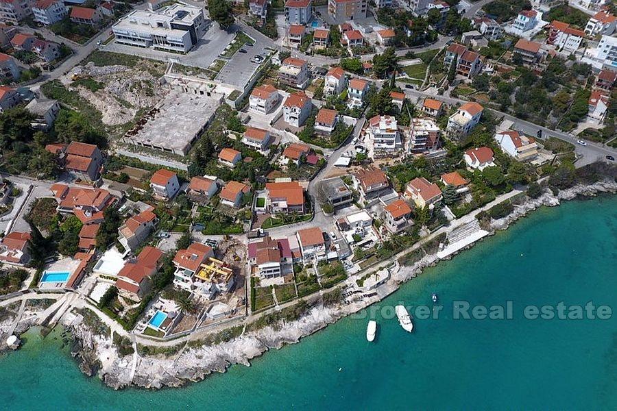 Frittliggende hus nær stranden, til salgs