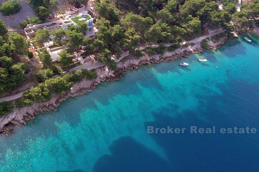 Jolie villa première rangée de la mer à vendre