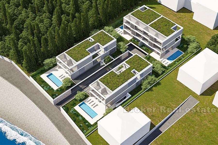 A vendre, terrain constructible, première rangée à la mer