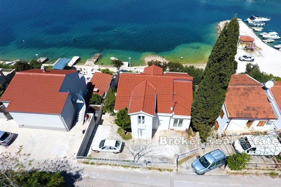 Kuća prvi red do mora