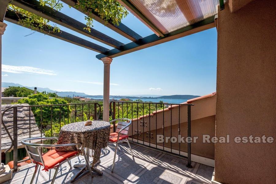 Villa con vista mare e isola