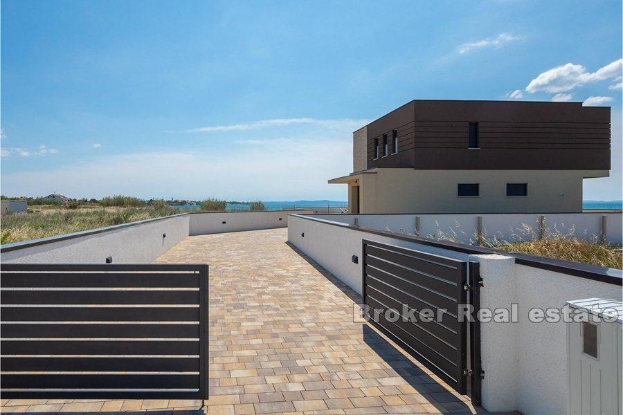 Villa première rangée à la mer