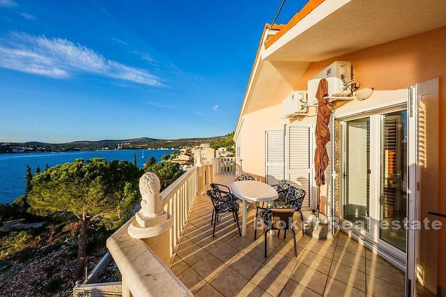 Edificio con vista mare