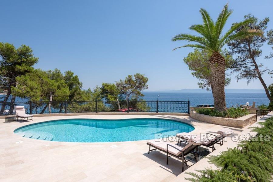 Stone villa, first row to the sea