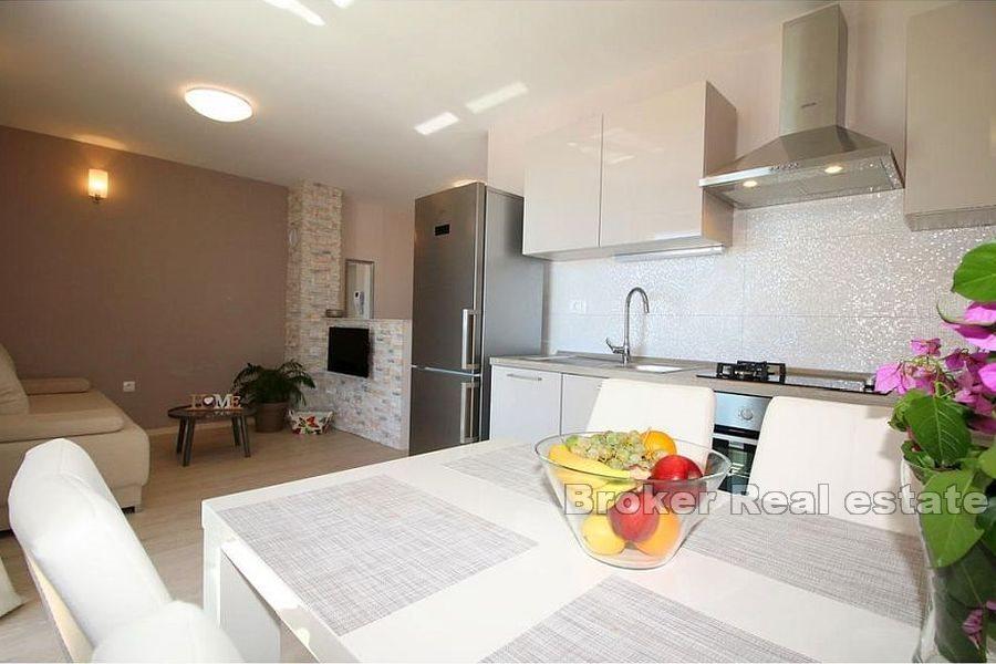 Apartmánový dům v první řadě k moři