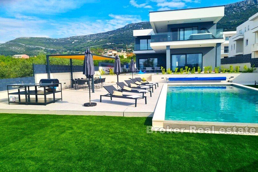 Neubau, Villa mit Meerblick und Pool