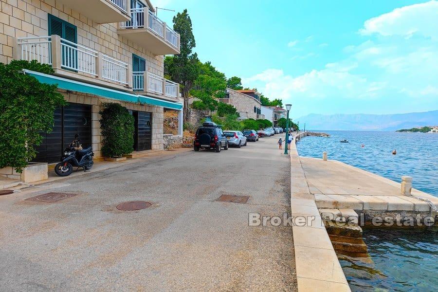 Appartement première rangée de la mer
