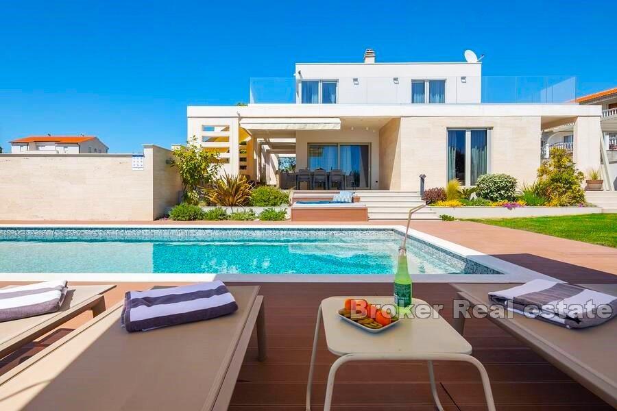 Luxusvilla mit Meerblick