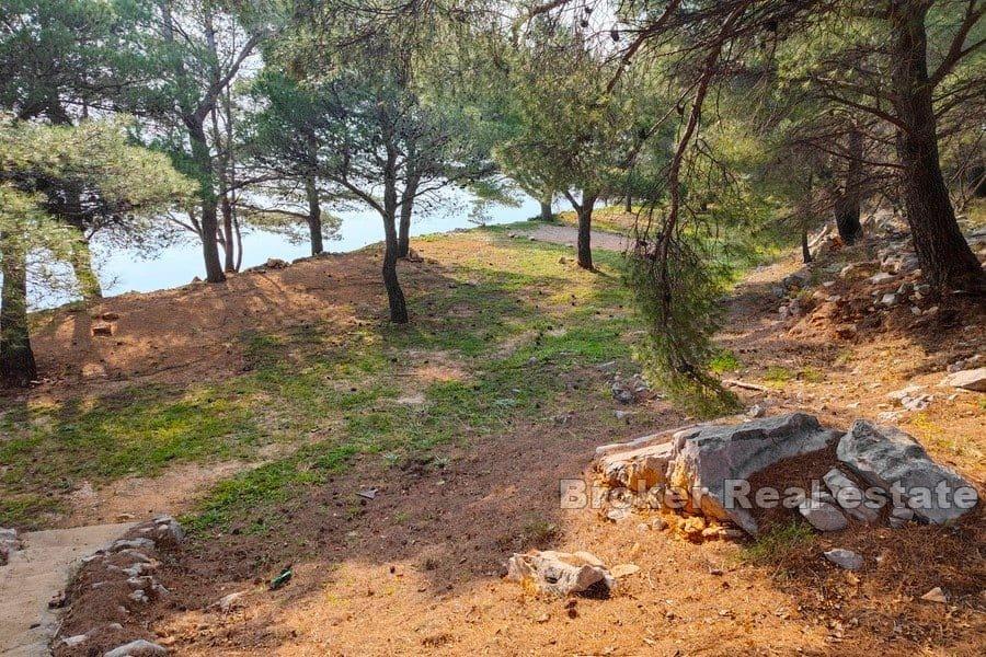 Terrain constructible au premier rang face à la mer