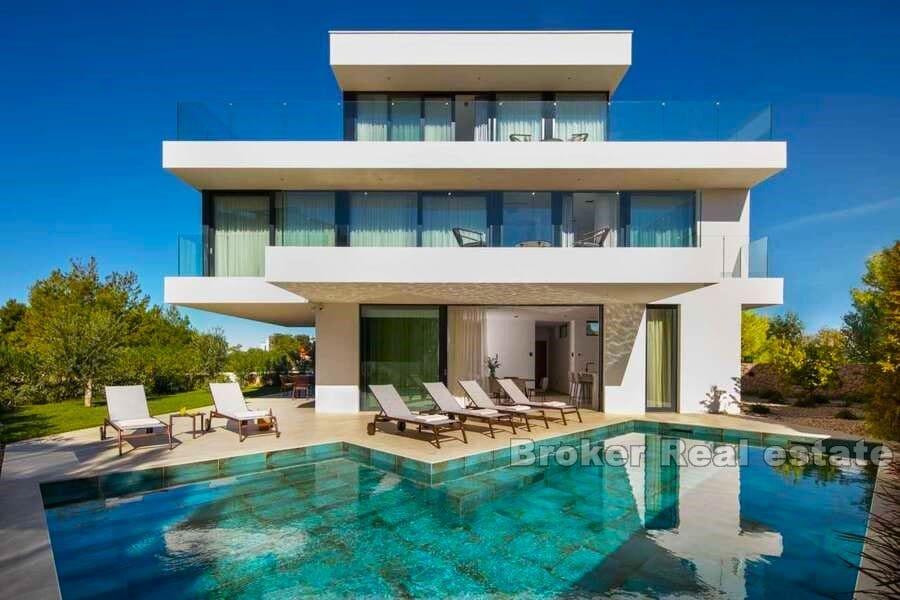Zadar neue Villa mit Pool und Meerblick