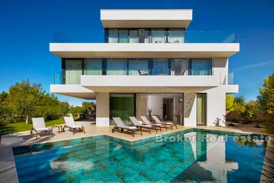 Zadar neue Villa mit Pool und Meerblick