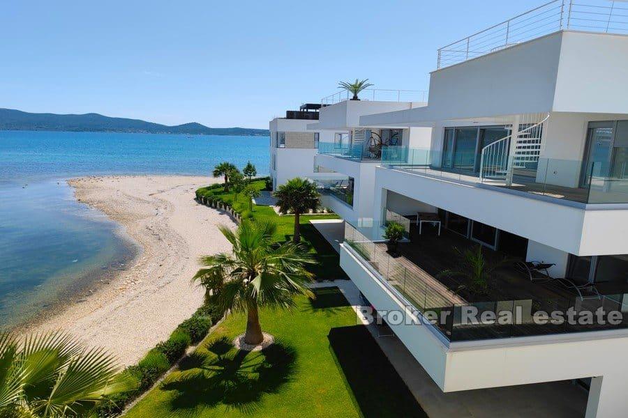 Penthouse de luxe au premier rang de la mer
