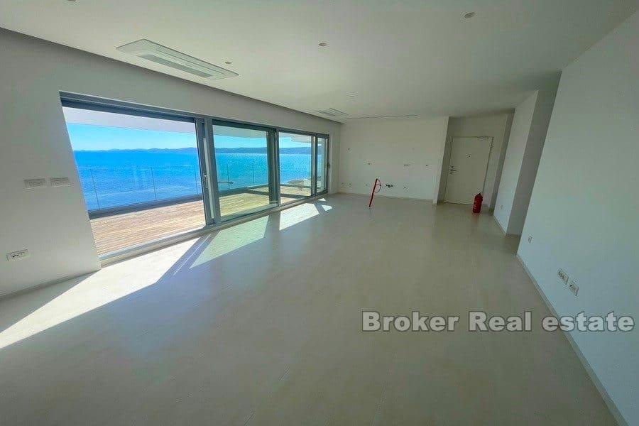 Penthouse de luxe au premier rang de la mer