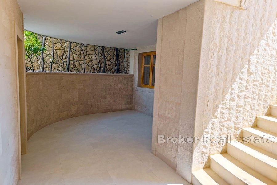 Appartement première rangée de la mer et de la plage