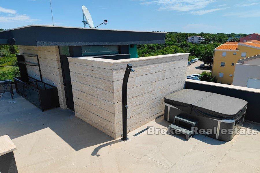 Luksusowy penthouse blisko morza i plaży