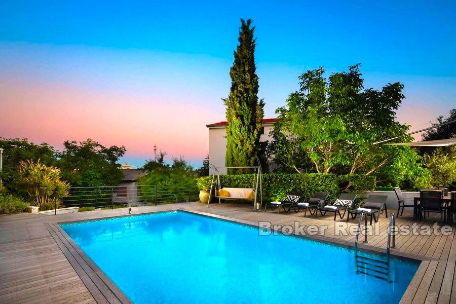 Luxusvilla mit Pool