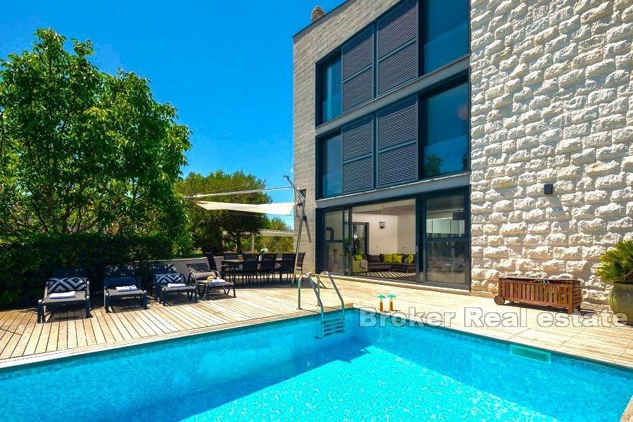 Luxusvilla mit Pool