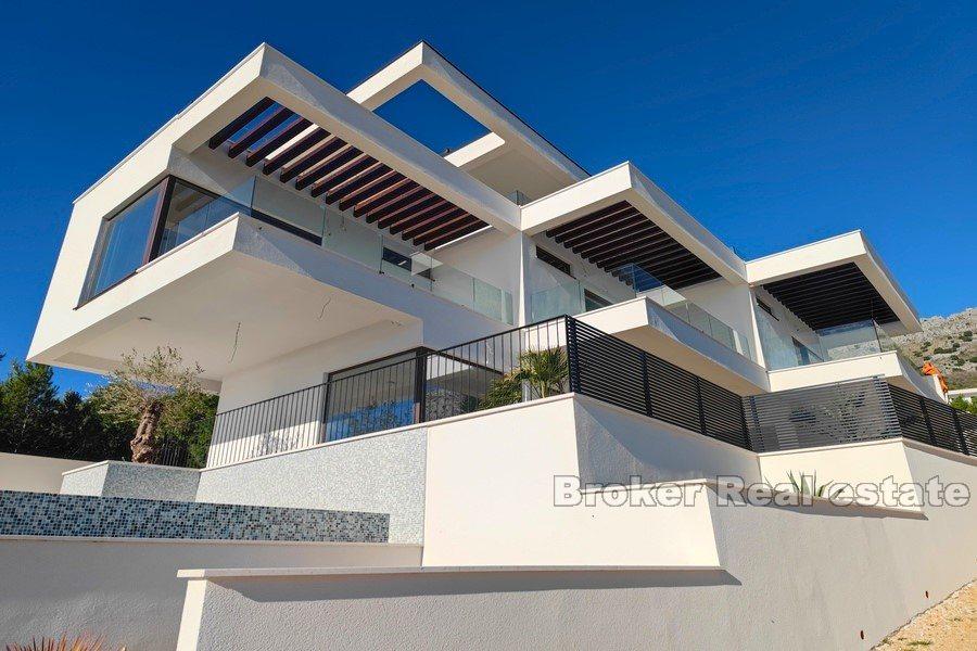 Neue moderne Villa mit Pool