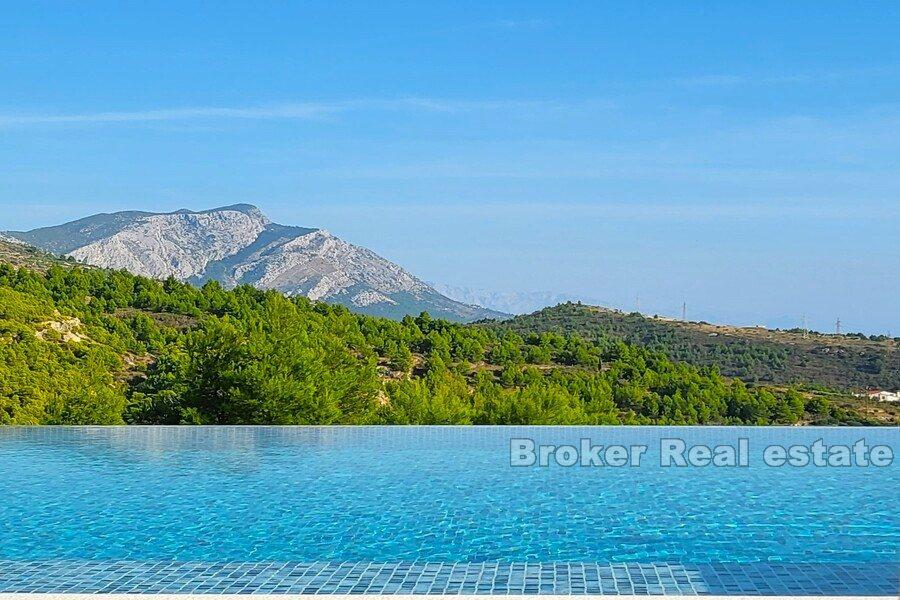 Neue moderne Villa mit Pool