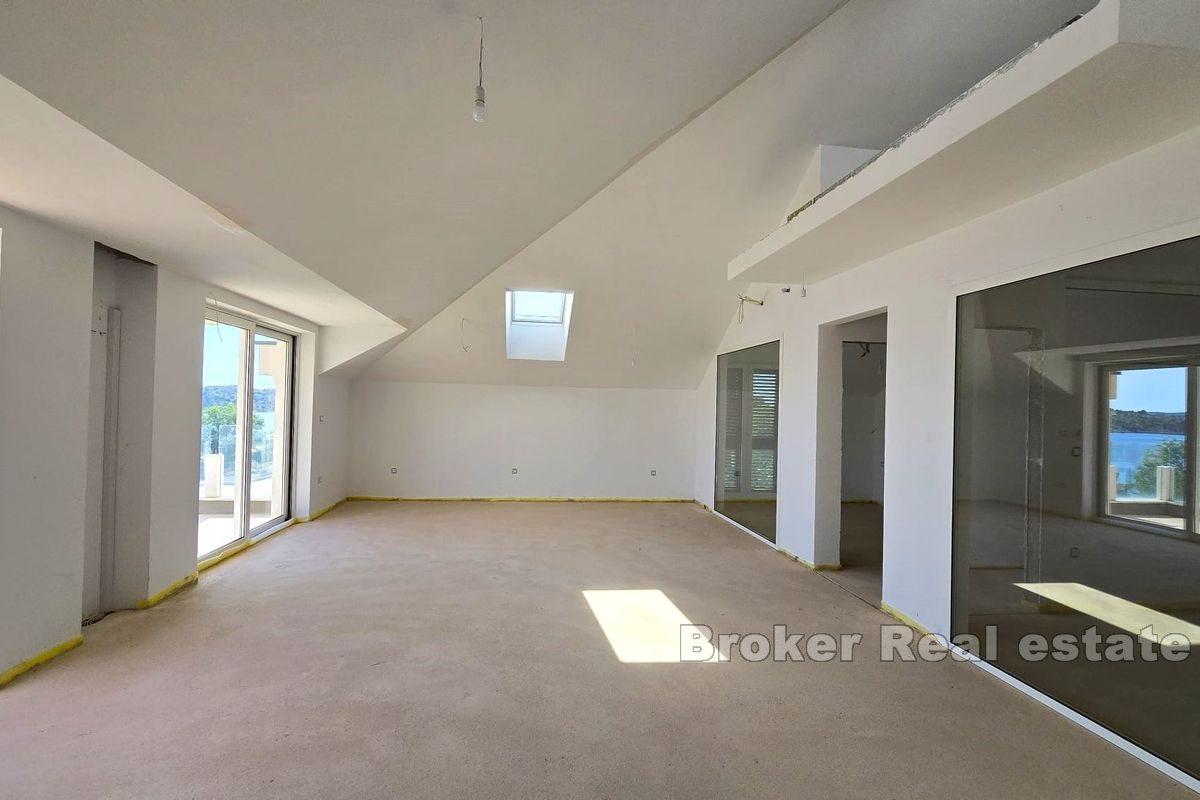 Luksusowy apartament z widokiem na miasto Szybenik