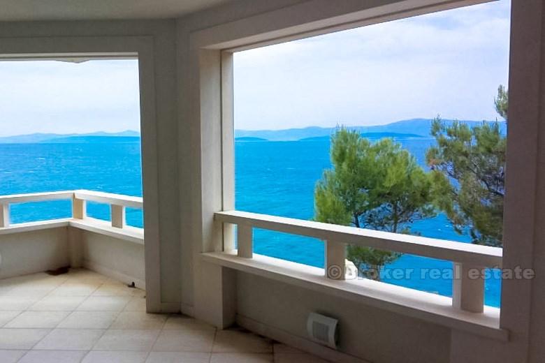 Maison / Villa sur l'île, à côté de la mer avec une vue unique, à vendre