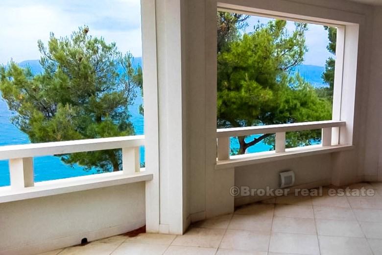 Maison / Villa sur l'île, à côté de la mer avec une vue unique, à vendre