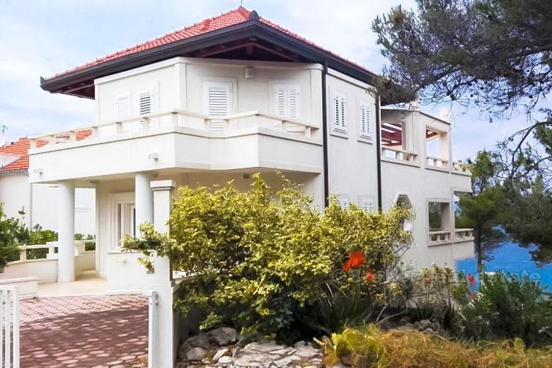 Maison / Villa sur l'île, à côté de la mer avec une vue unique, à vendre