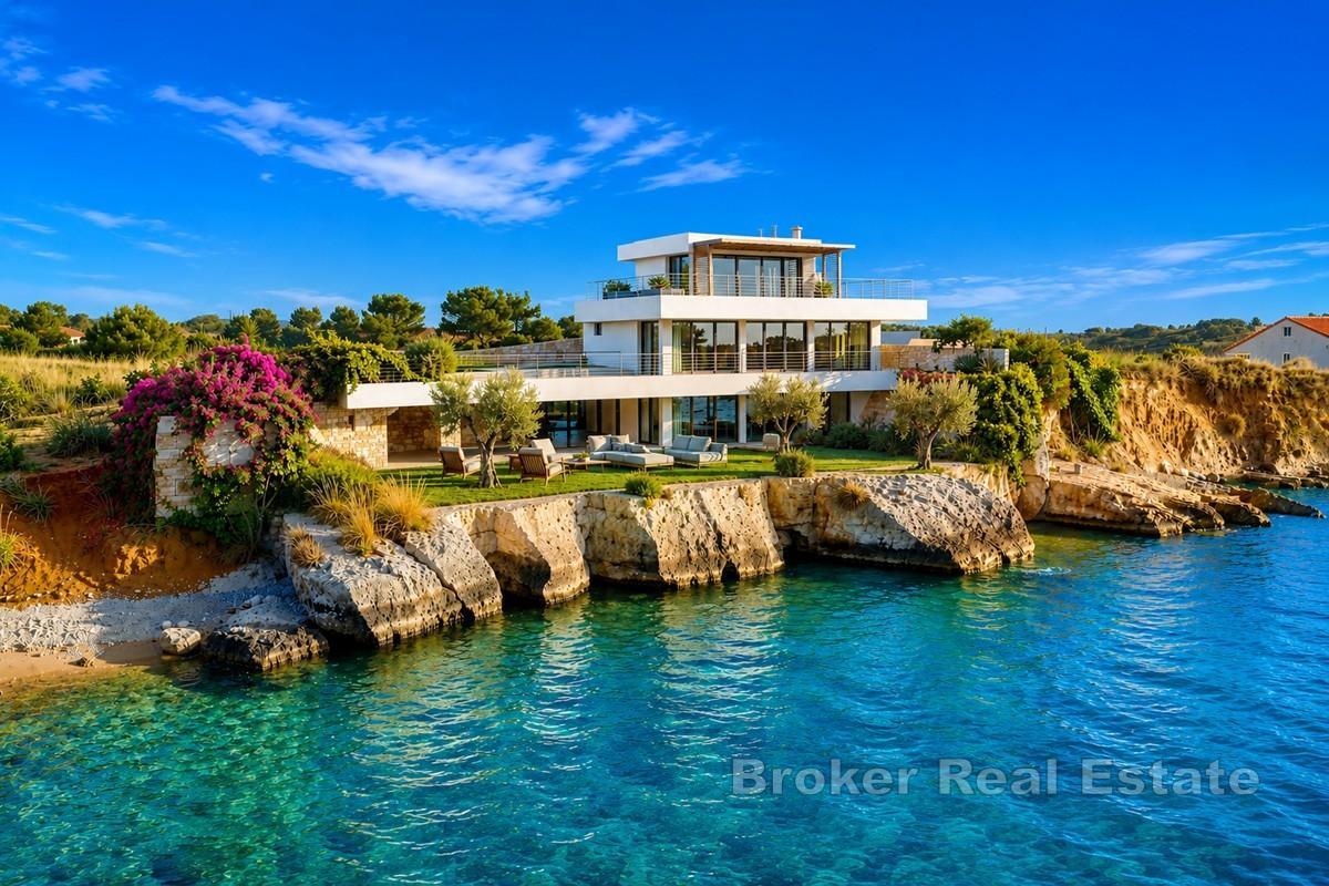 Terrain constructible exclusif en bord de mer