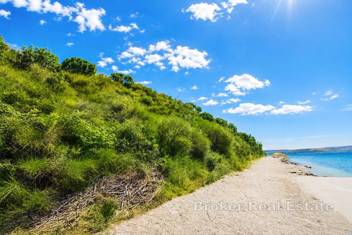 Terrain constructible exclusif en première ligne de mer
